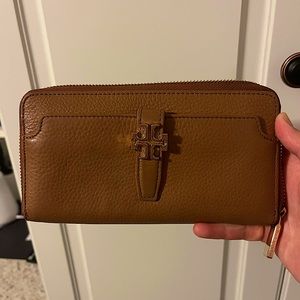 Tory Burch Leather Zip Wallet